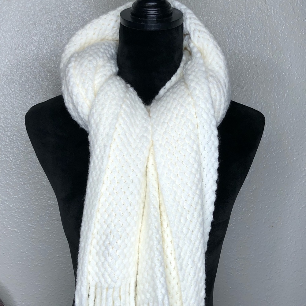 Amiee Lynn Studio NYC Knitted Scarf White